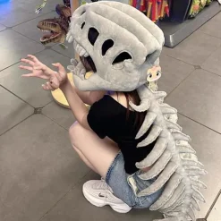 Denne sjove dinosaur-skelet hovedbeklædning passer til voksne og børn og hjælper dig med at skabe et uhyggeligt look. Realistisk: Dette Halloween-kostume har 115cm (Adult Version) | Fyndiq