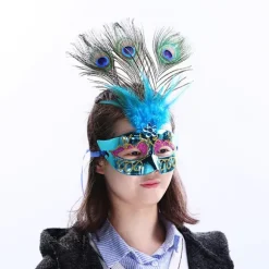 En maske med 3 huller i halen, blå påfugl fjer maske til maskerade