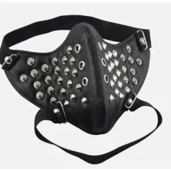 Sort ansigtsmaske i kunstlæder med kegleformede nitter (justerbar, unisex) Black