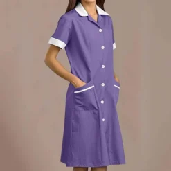Sygeplejerskekjole til kvinder med knapper, revers, korte ærmer, skrubbeuniformer, rengøring, saloner, spa, lomme, arbejdsuniformer Purple L